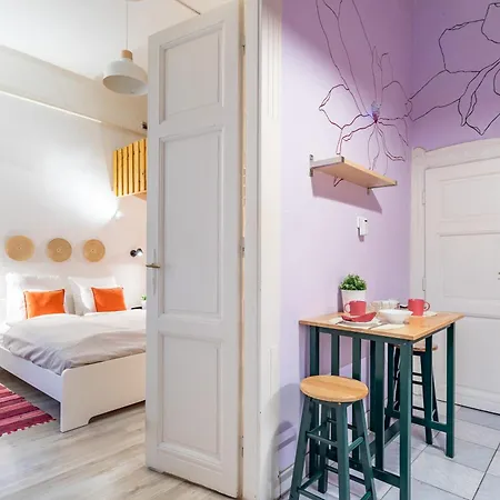 Lilac Escape On Baross Street Budapest Exterior photo